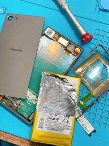 Xperia Z5 Compact　バッテリー交換　修理